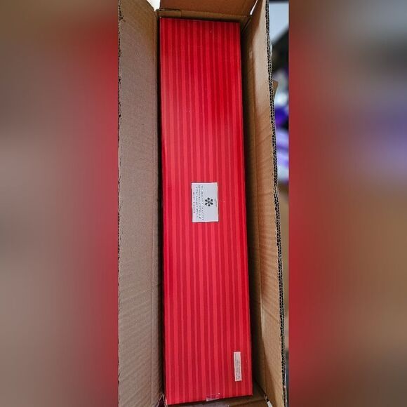 New in box “Merry” sequin Garland 6' - Picture 3 of 3